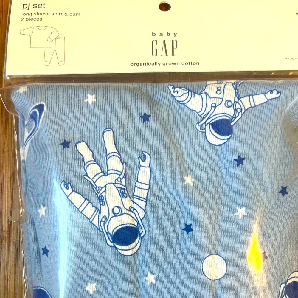 Baby gap pj set size 5. Organic cotton. Astronauts 🧑‍🚀⭐️